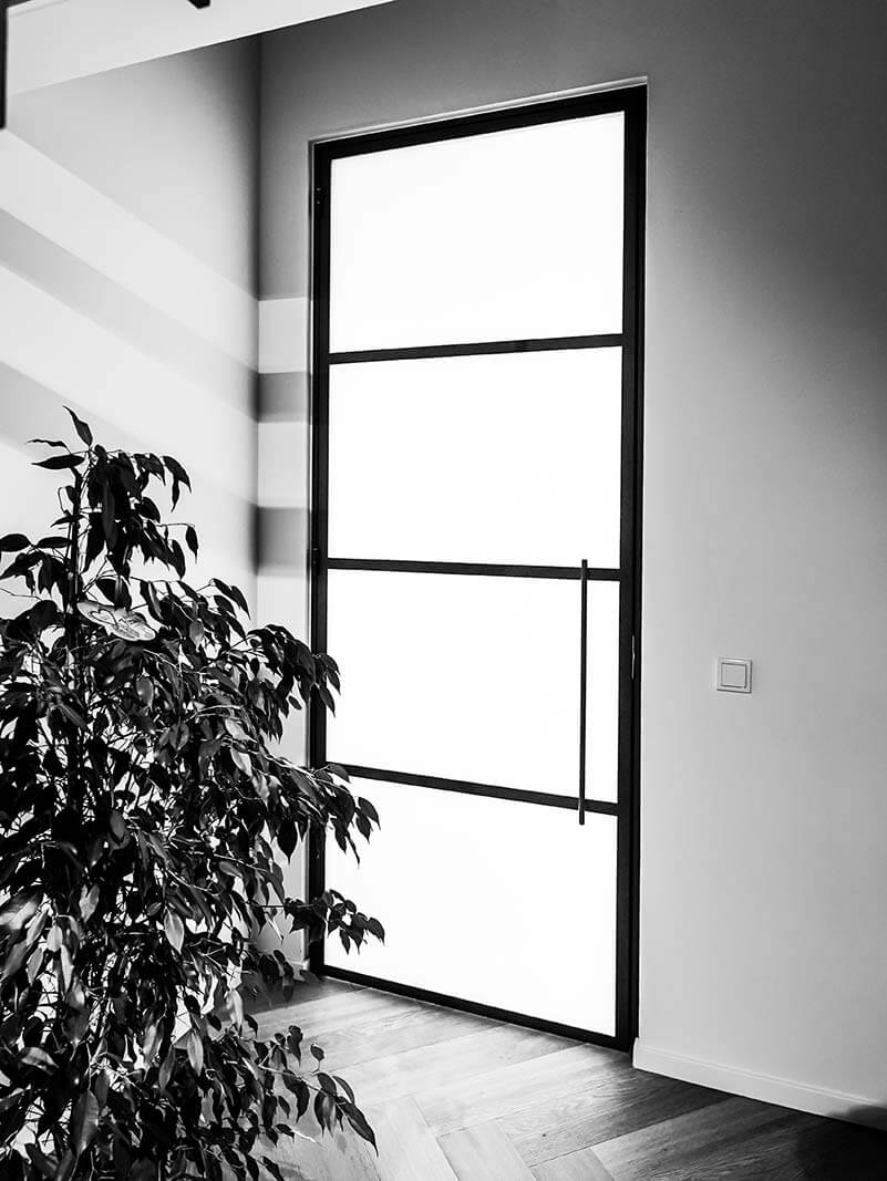 Scharnierdeur met melkglas