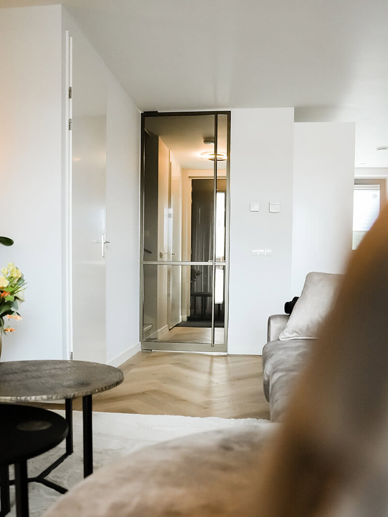 bronzen taatsdeur met brons glas