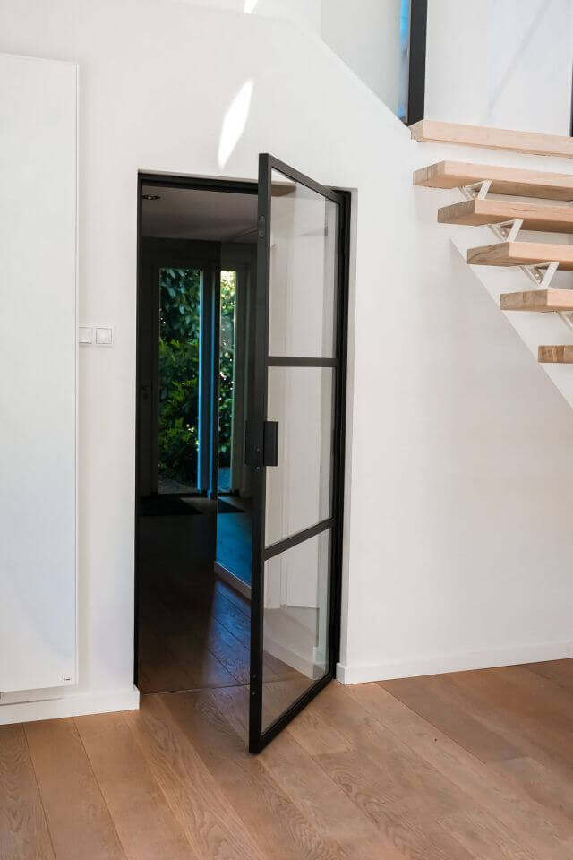 Stalen scharnierdeur