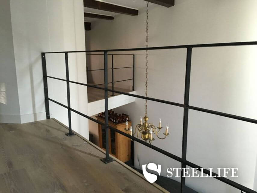 Stalen strip balustrade