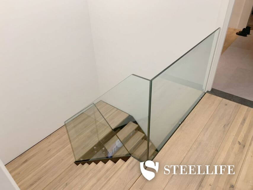 Vol-glazen balustrade in Nunspeet