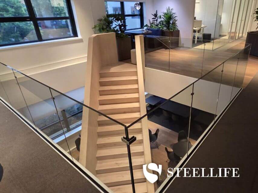 Volglazen balustrade