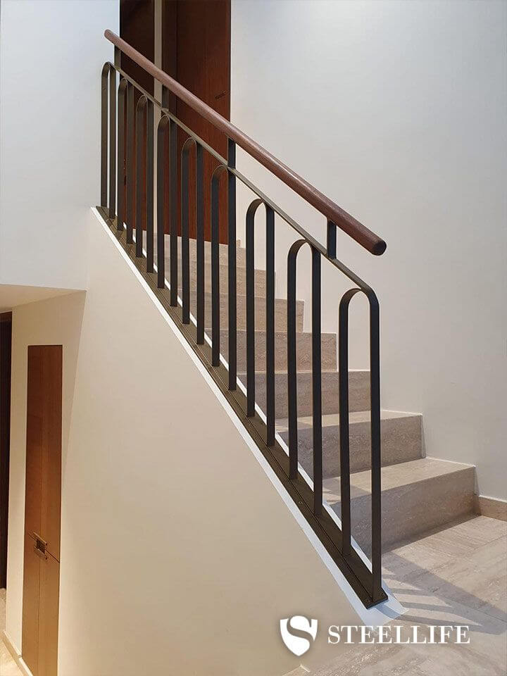 Design balustrade met eikenhouten handregel