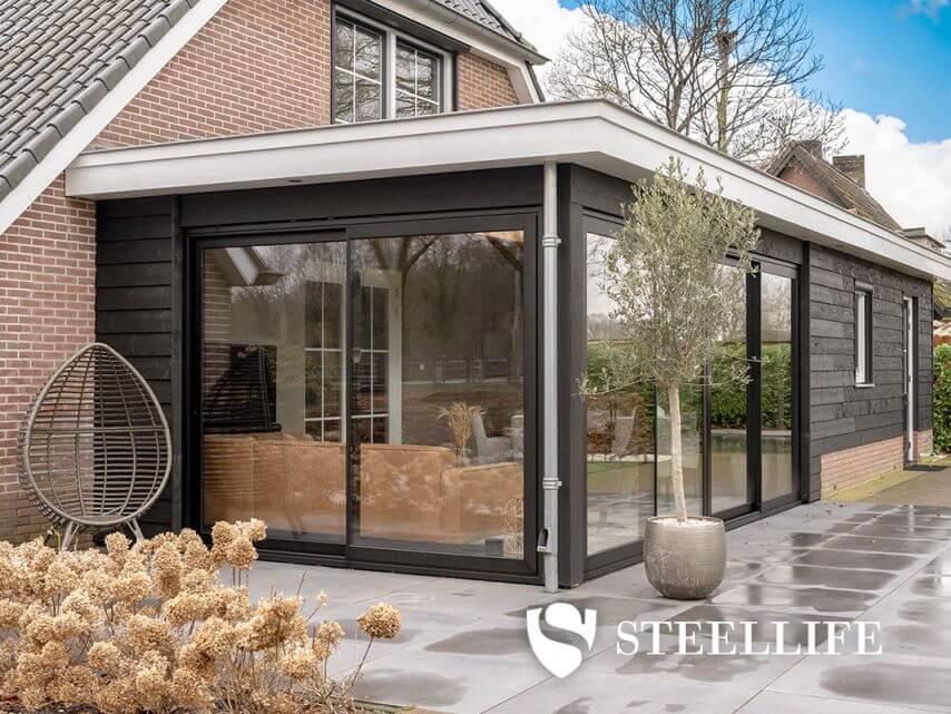 Ge&iuml;soleerde schuifpui