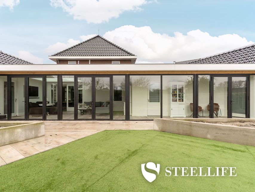 Ge&iuml;soleerde openslaande buitendeuren