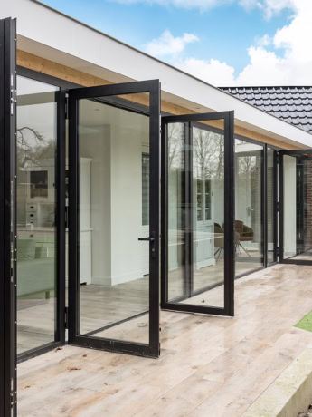 Geïsoleerde scharnierdeur van aluminium